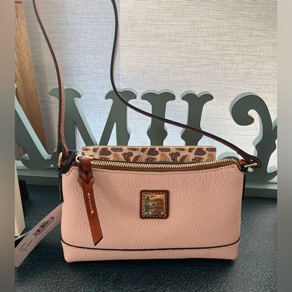 NWT Dooney & Bourke 1975 Izzy Pebble Leather Bag. Color Blush - Picture 8 of 8